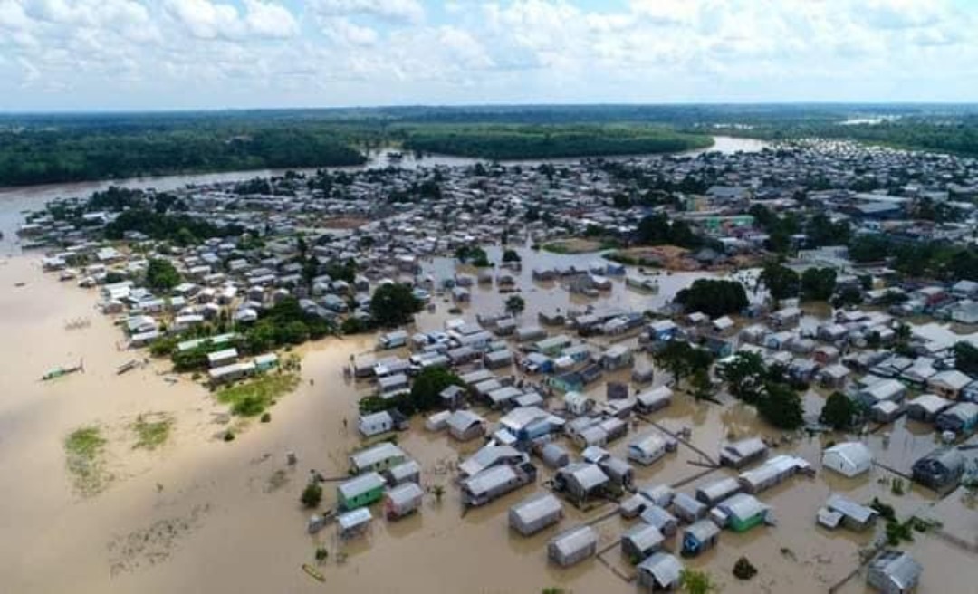 Rio Tarauacá apresenta sinais de vazante em alguns pontos, mas situação preocupa, diz Defesa Civil